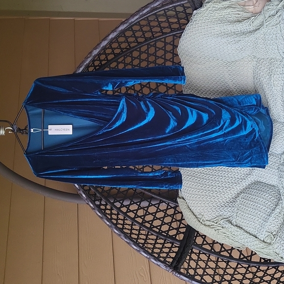 🦚 Brand new velvet wrap dress - Peacock blue - Picture 4 of 13